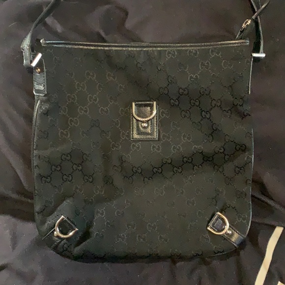 Gucci Handbags - Gucci Crossbosy